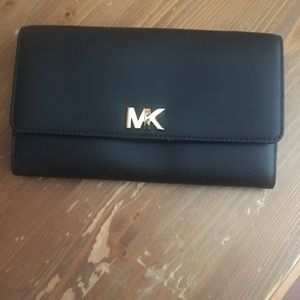 Michael Kors Large Mott Carryall Liberty Wallet
